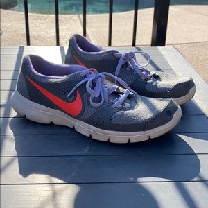 Nike Flex Experience run shoes